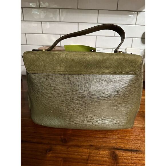 Fendi Women's Olive Green Bag Medium Gold Hardware - Picture 4 of 15